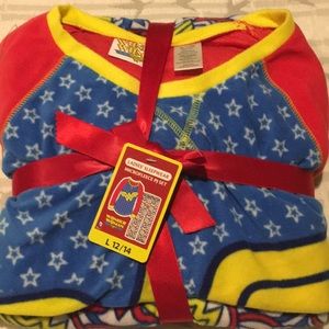 NWT Ladies 2 pc Wonder Woman Micro-fleece Pajamas